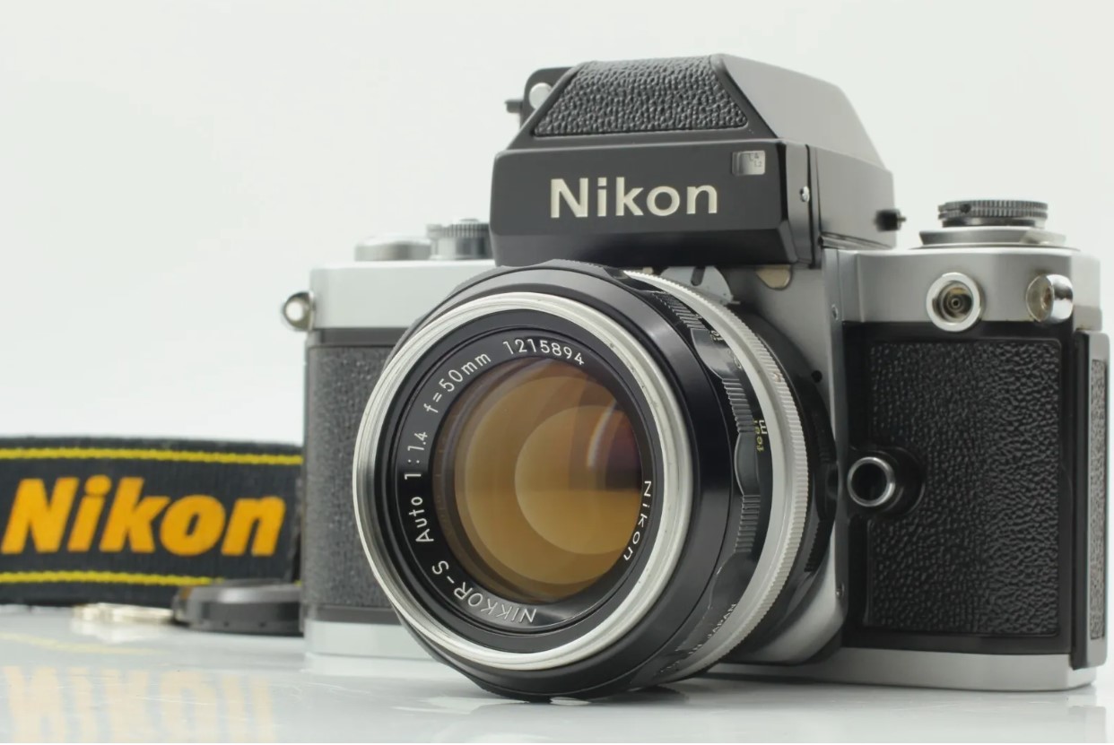 Nikon F2 Photomic film Camera Nikkor-S Auto 50mm F/1.4