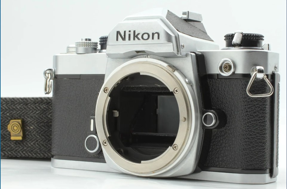 Nikon FM Silver 35mm SLR