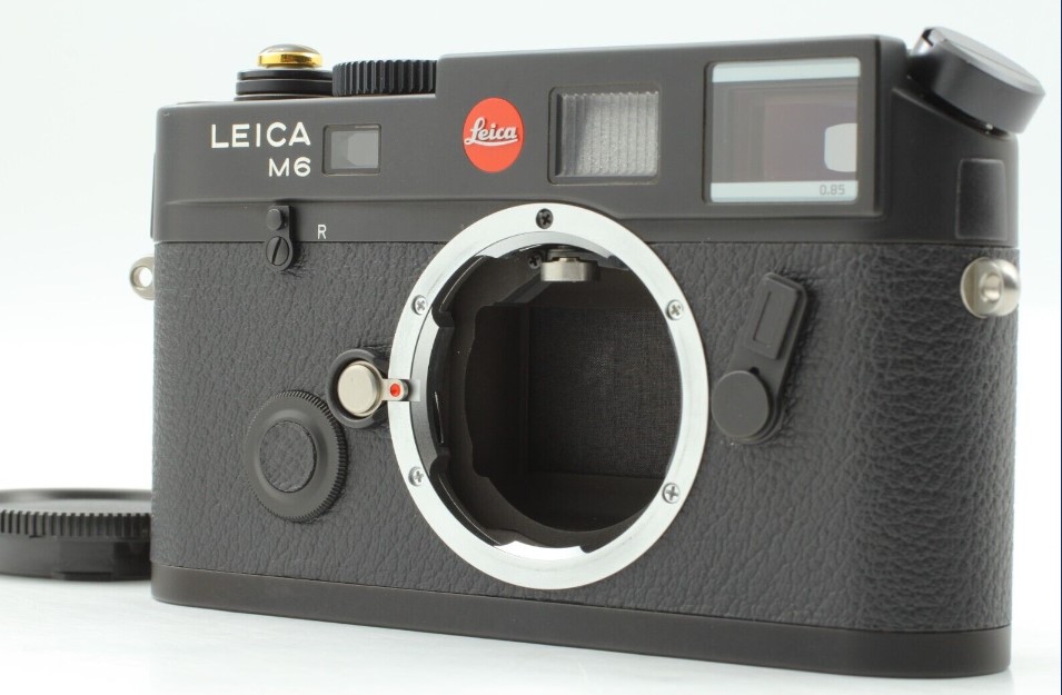 Leica M6 Black 0.85 TTL Rangefinder 35mm
