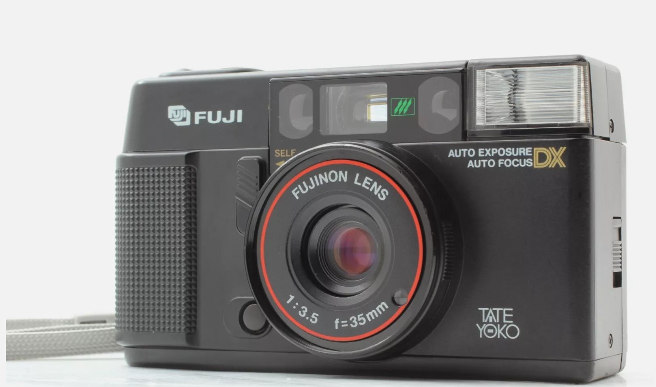 Fuji Fujifilm AUTO-8 QD 35mm Point and Shoot